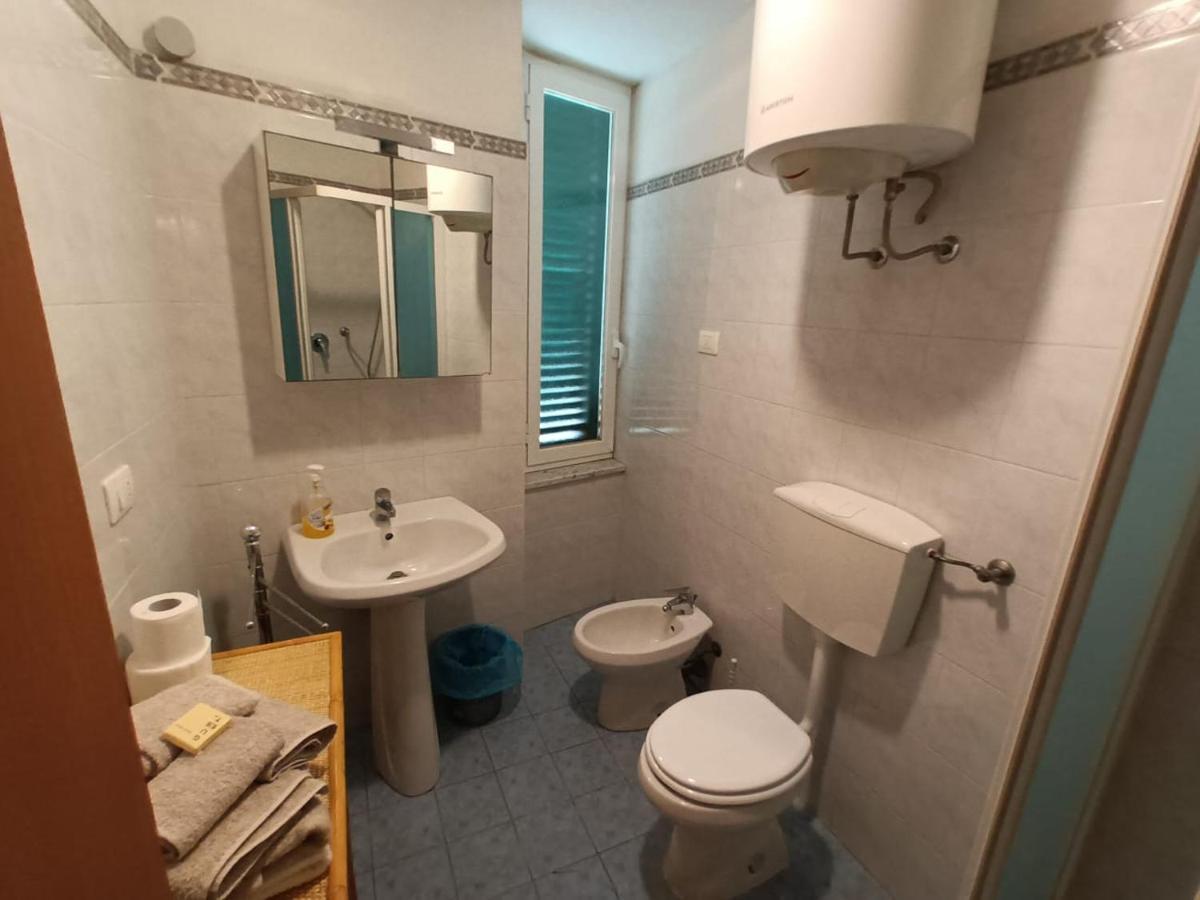 Sea Time Apartment Ливорно Екстериор снимка